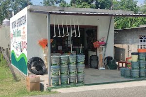 Pinturas y Ferretería de La Rosa en Comalcalco