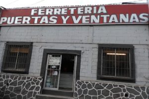 Ferretería Puertas y Ventanas en Nogales